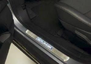 Mitsubishi Outlander prahové svítící lišty