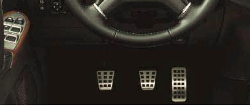 Mitsubishi Pajero sportovní pedály AT
