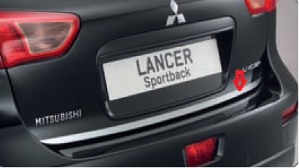 Mitsubishi Lancer HB doplňky - ozdobná lišta zadních dveří
