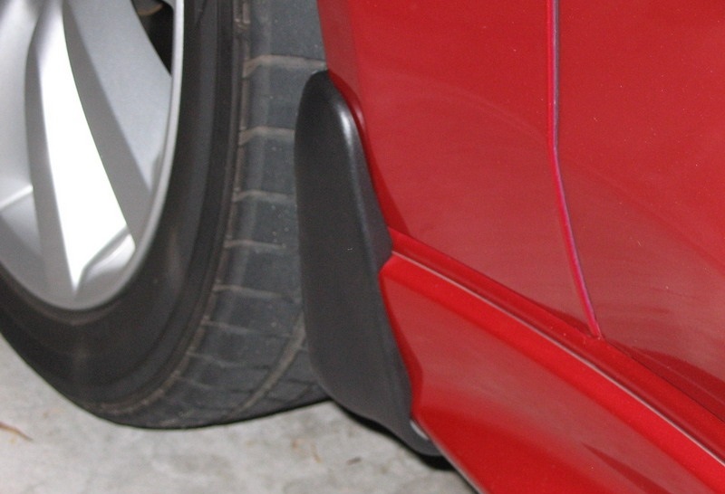 Přední zástěrky Mitsubishi Lancer