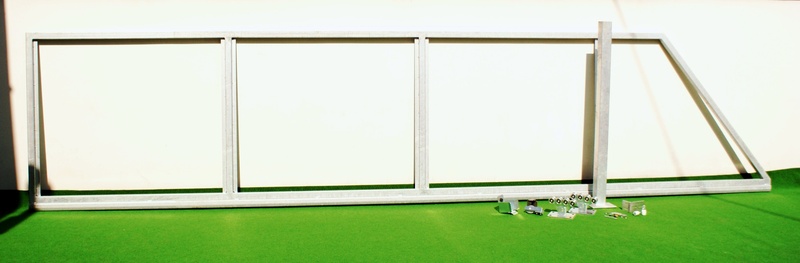 Samonosná brána posuvná 4,5 m samonosná bez pohonu a  výplně zinkovaná výška 1200