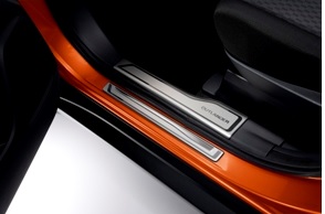 Mitsubishi Outlander okrasné nerezové prahy